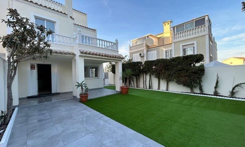Duplex en venta en Torrevieja, Parque las naciones photo 0