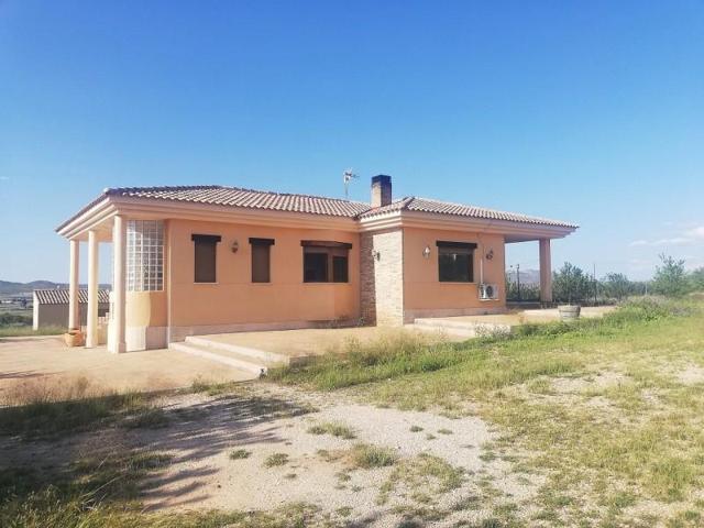 Chalet en venta en Yecla photo 0