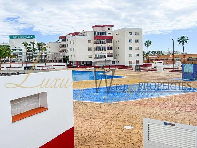 Apartamento en venta en Adeje, Avenida de los Pueblos, 38660 photo 0