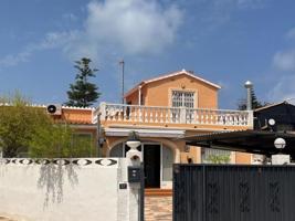 Chalet en venta en Denia, Playa Las Marinas photo 0