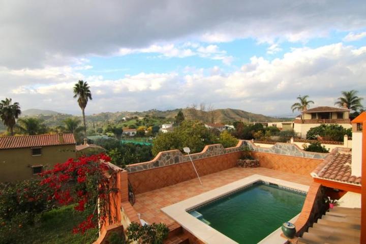 Casa con terreno en venta en Coín, South of spain photo 0