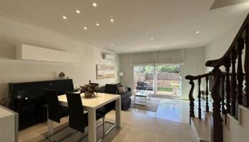 Casas de pueblo en venta en Tiana photo 0