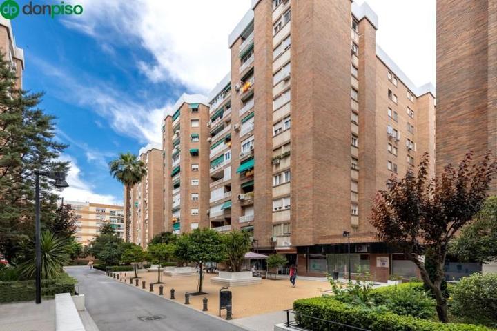 Piso en venta en Granada, Alminares photo 0