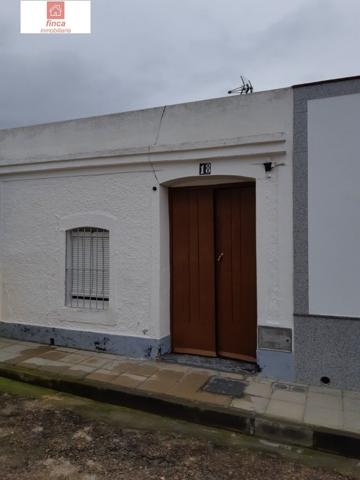 Casa en venta en Montijo, PUERTA DEL SOL photo 0