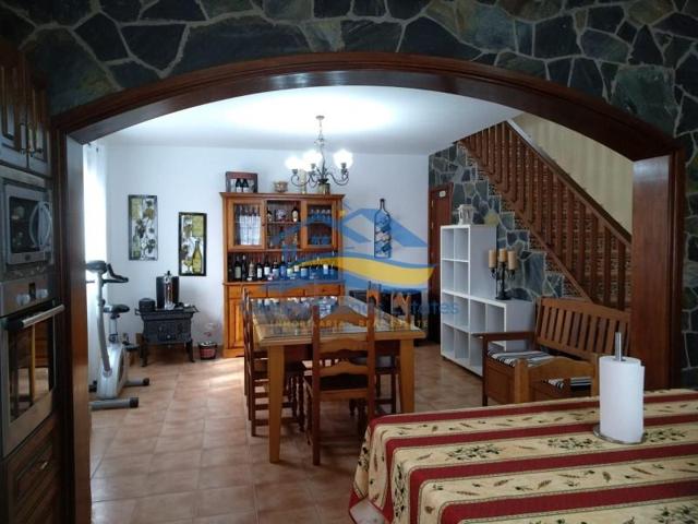 Chalet en venta en La Oliva, Villaverde photo 0