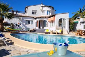 Chalet en venta en Moraira photo 0