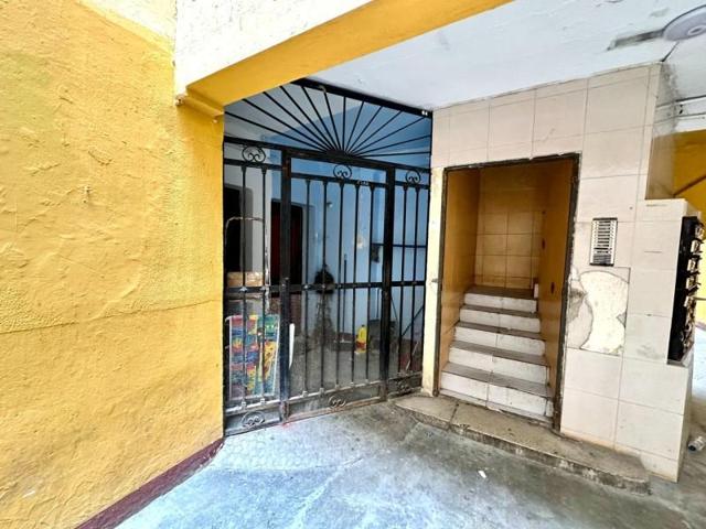 Planta baja en venta en Valencia, Tres Forques photo 0