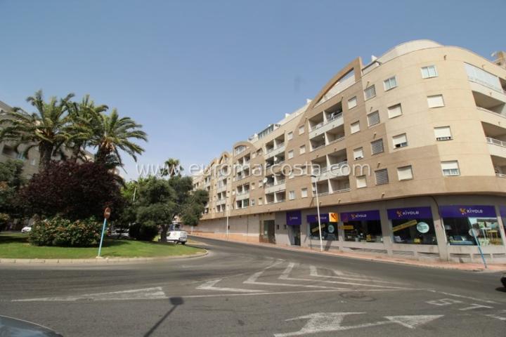 Apartamento en venta en Torrevieja photo 0