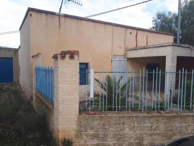 Casa con terreno en venta en Pinoso, A 10 km de Pinoso photo 0