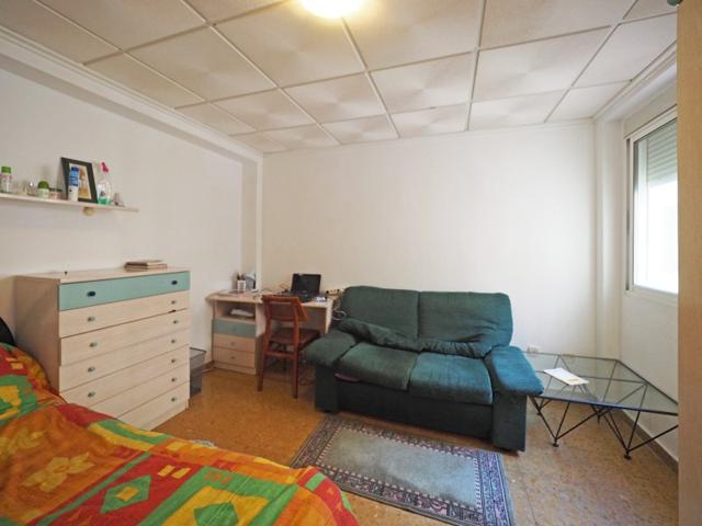 Apartamento en venta en Oliva photo 0