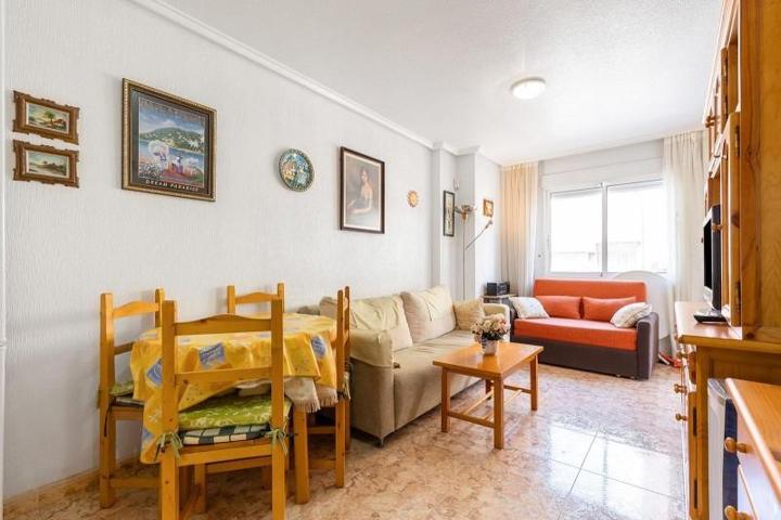 Apartamento en venta en Torrevieja, Playa de los locos photo 0