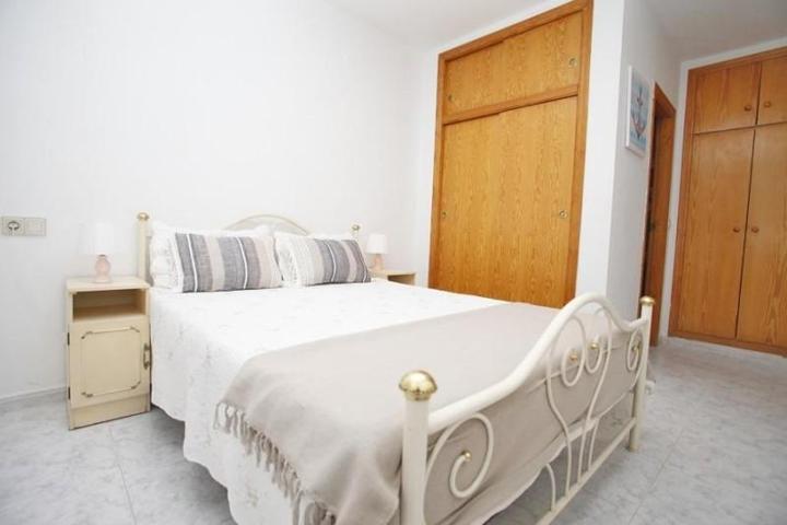 Apartamento en venta en Torrevieja, Playa del cura photo 0