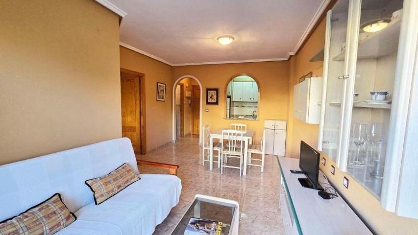 Apartamento en venta en Torrevieja photo 0