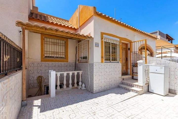 Bungalow en venta en Torrevieja, Carrefour photo 0