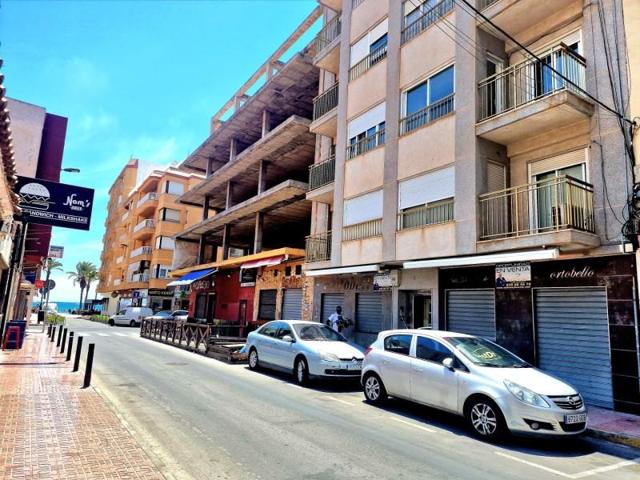 Apartamento en venta en Torrevieja, Paseo maritimo photo 0