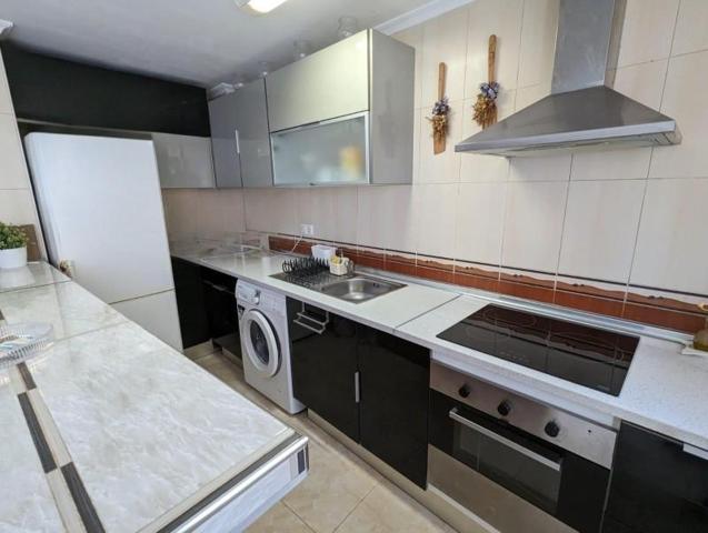 Apartamento en venta en Torrevieja, Centro photo 0