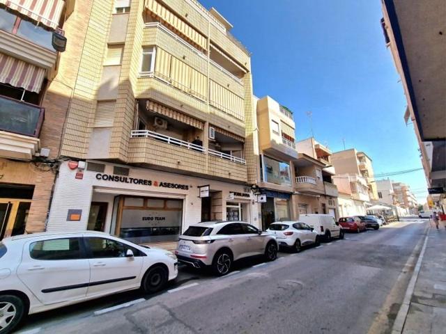 Apartamento en venta en Torrevieja, Centro photo 0