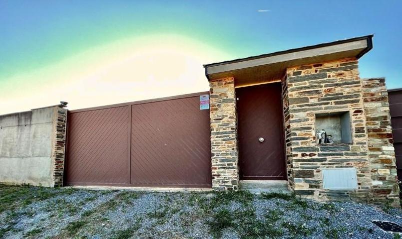 Casa con terreno en venta en Ponferrada, Barcena del Bierzo photo 0