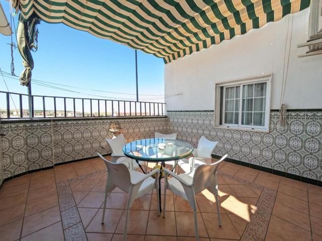 Chalet en venta en Linares, Calle Rodrigo de Triana, 23700 photo 0