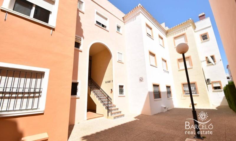 Apartamento en venta en Torrevieja, Center photo 0