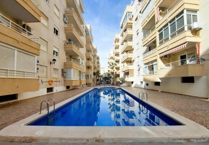 Apartamento en venta en Torrevieja photo 0