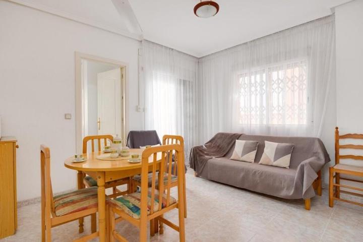 Apartamento en venta en Torrevieja, Playa del cura photo 0