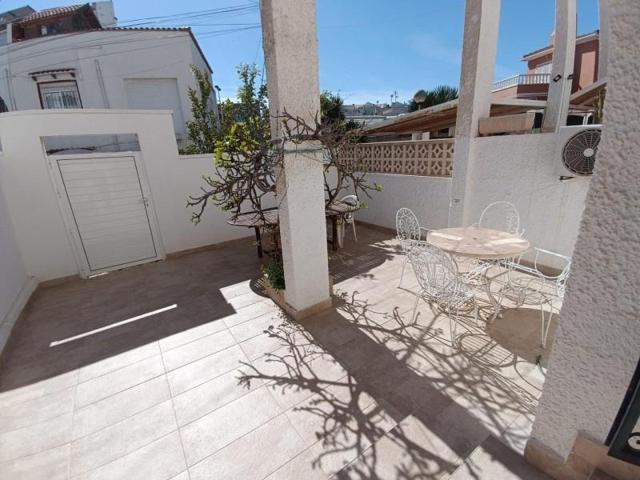 Adosada en venta en Torrevieja, Calas blanca photo 0