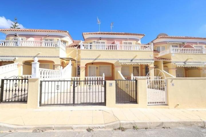 Adosada en venta en Orihuela Costa photo 0