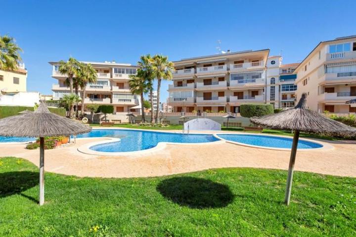 Apartamento en venta en Torrevieja photo 0