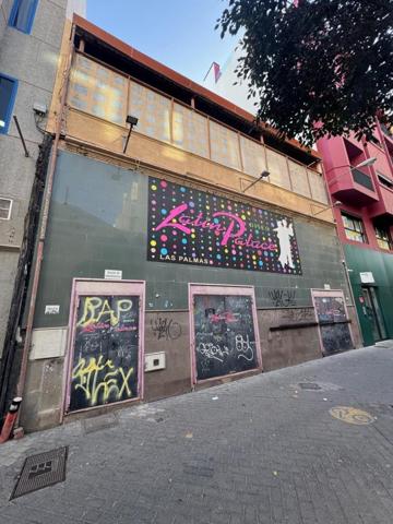 Edificio en venta en Las Palmas de Gran Canaria, Santa Catalina photo 0