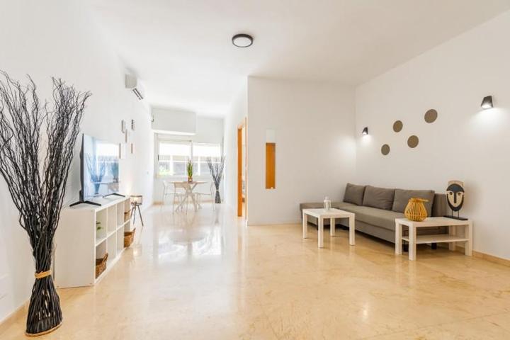 Apartamento en venta en Torremolinos, C.C. Pablo Ruiz Picasso photo 0