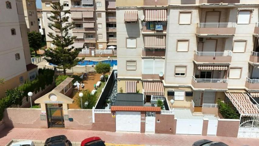 Planta baja en venta en Torrevieja, Calas blanca photo 0