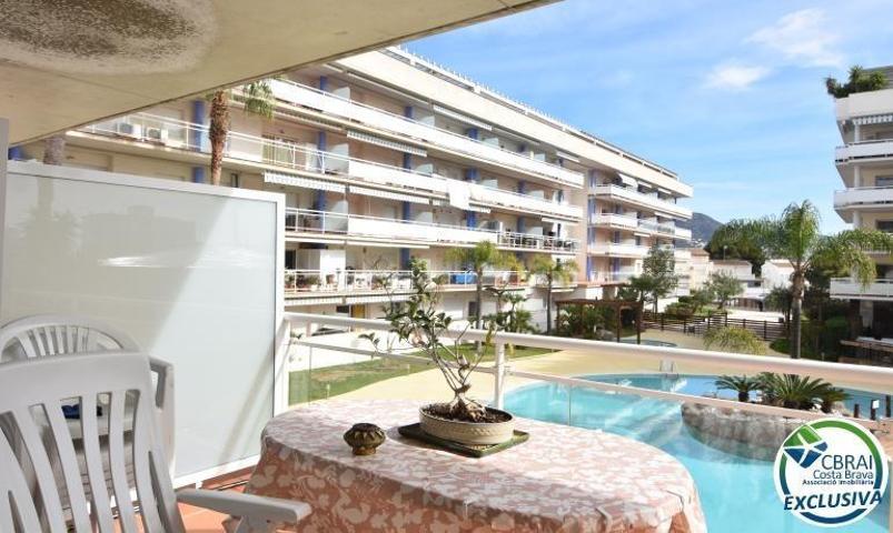 Apartamento en venta en Roses, Santa Margarida photo 0