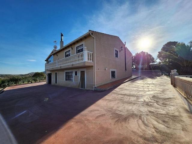 Chalet en venta en Sax photo 0