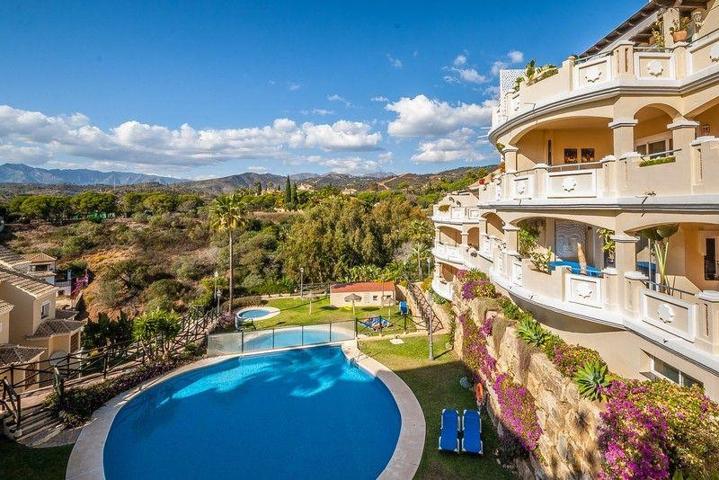 Apartamento en venta en Marbella, Marbella Este - Elviria photo 0