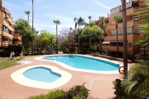 Aticos en venta en Marbella, Marbella Golden Mile photo 0