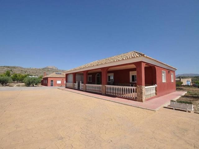 Chalet en venta en Sax photo 0