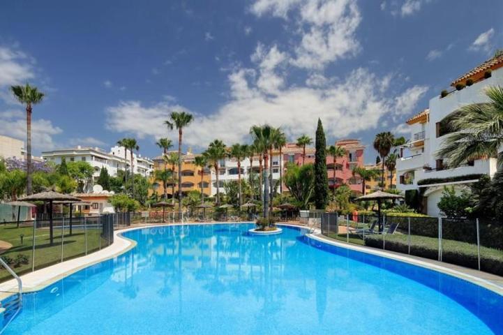 Apartamento en venta en Marbella, Marbella Golden Mile - El Infantado photo 0