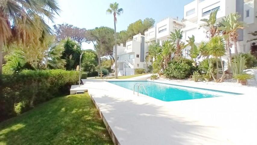 Duplex en venta en Marbella, Nueva Andalucia - Las Brisas photo 0