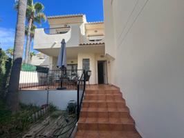 Casas de pueblo en venta en Marbella, Marbella Este - Costabella photo 0