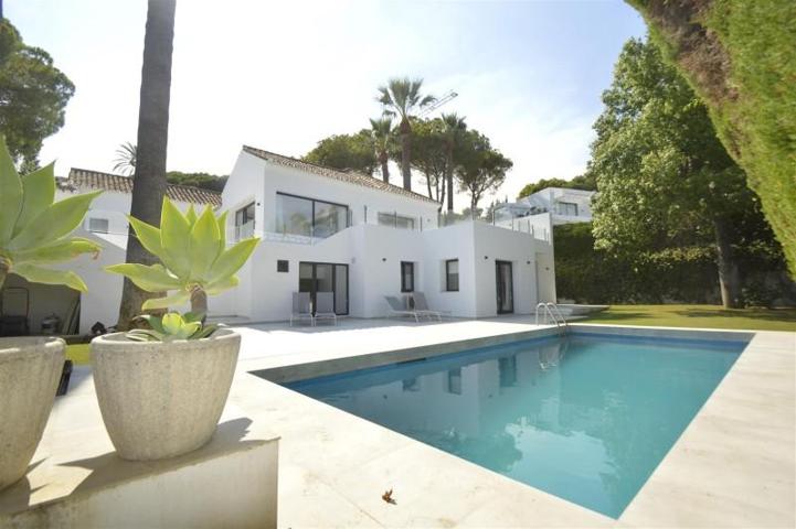 Chalet en venta en Marbella, Nueva Andalucia photo 0