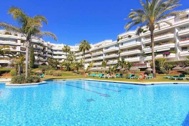 Duplex en venta en Marbella, Marbella Golden Mile - Playa Esmeralda photo 0