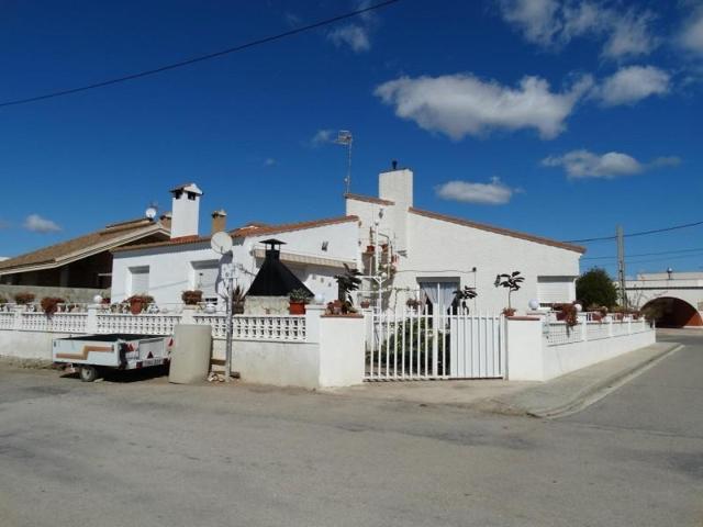 Casa en venta en Sant Jaume d'Enveja, Montells photo 0