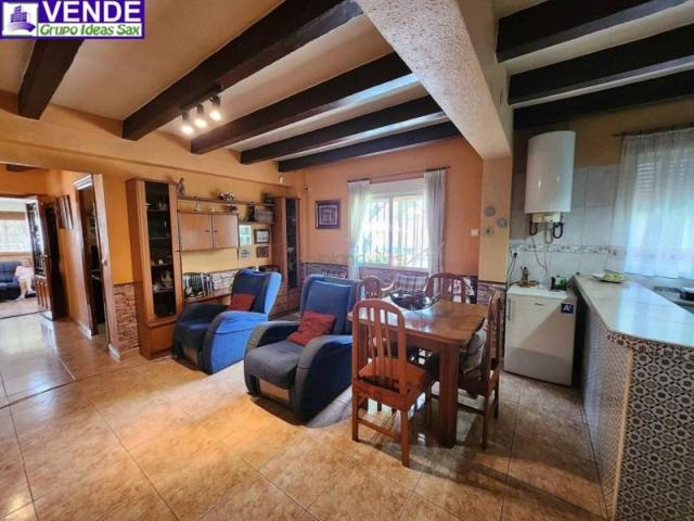 Casa con terreno en venta en Sax, Sax photo 0