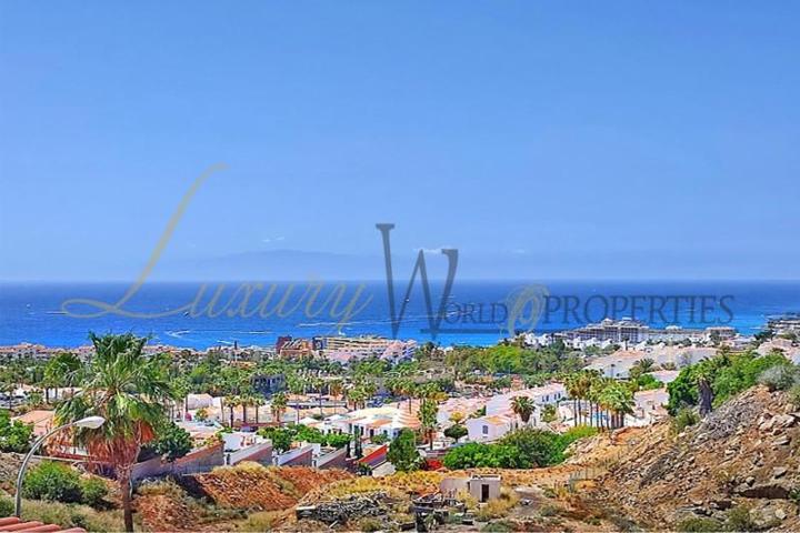Apartamento en venta en Adeje, Avenida Europa, 38660 photo 0