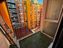 Piso en venta en Barcelona, El Baix Guinardo photo 0