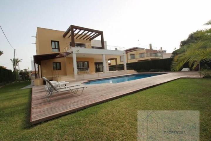 Chalet en venta en Orihuela Costa, Cabo Roig photo 0