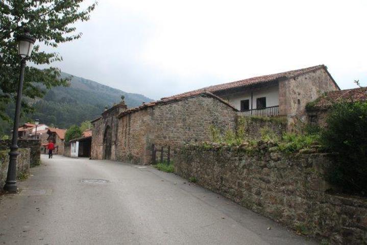 Chalet en venta en Cabezón de la Sal, Carrejo photo 0