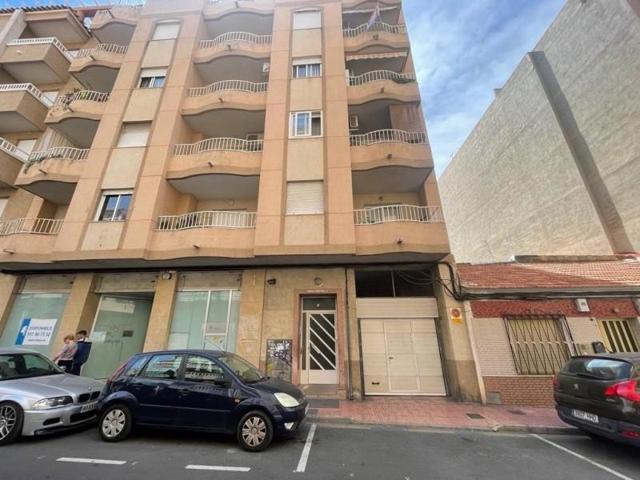 Apartamento en venta en Torrevieja photo 0