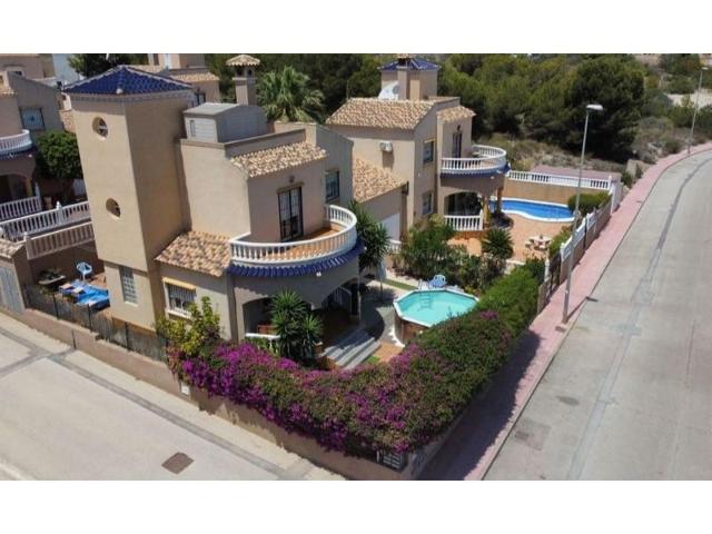 Chalet en venta en Orihuela photo 0